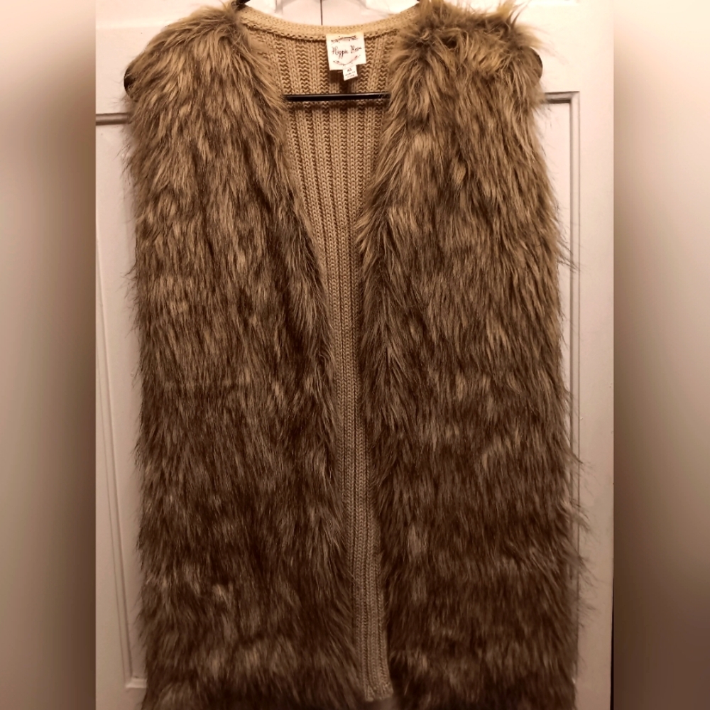 Womens XL Sweater/Faux Fur Vest